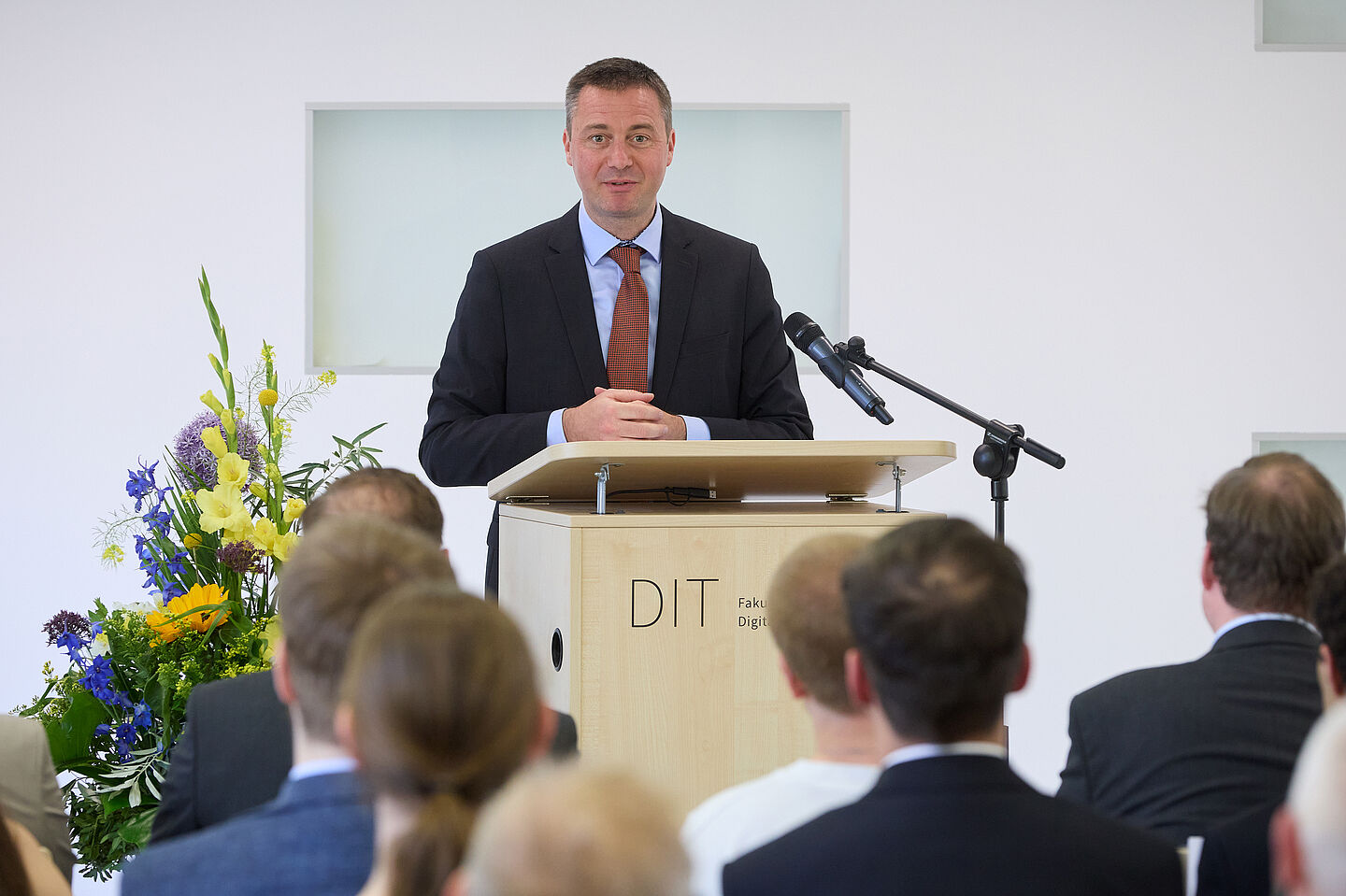 Prorektor Prof. Axel Klarmann hält Grußwort