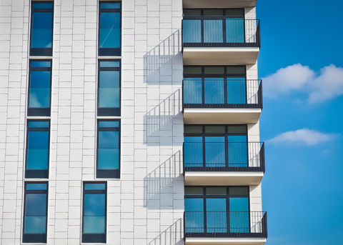 Sicheres Wohnen und häusliche Gewalt (HOME)