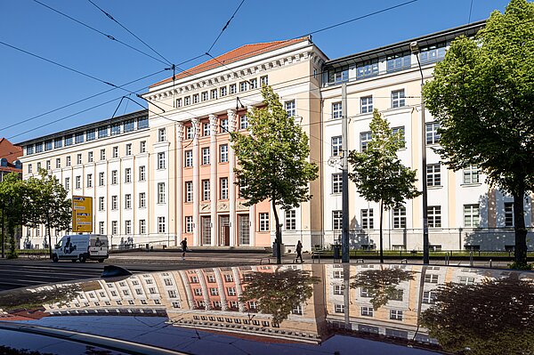 Lipsius-Bau der HTWK Leipzig an der Karl-Liebknecht-Straße (Foto: Tom Schulze/HTWK Leipzig). Gebäuder von außen