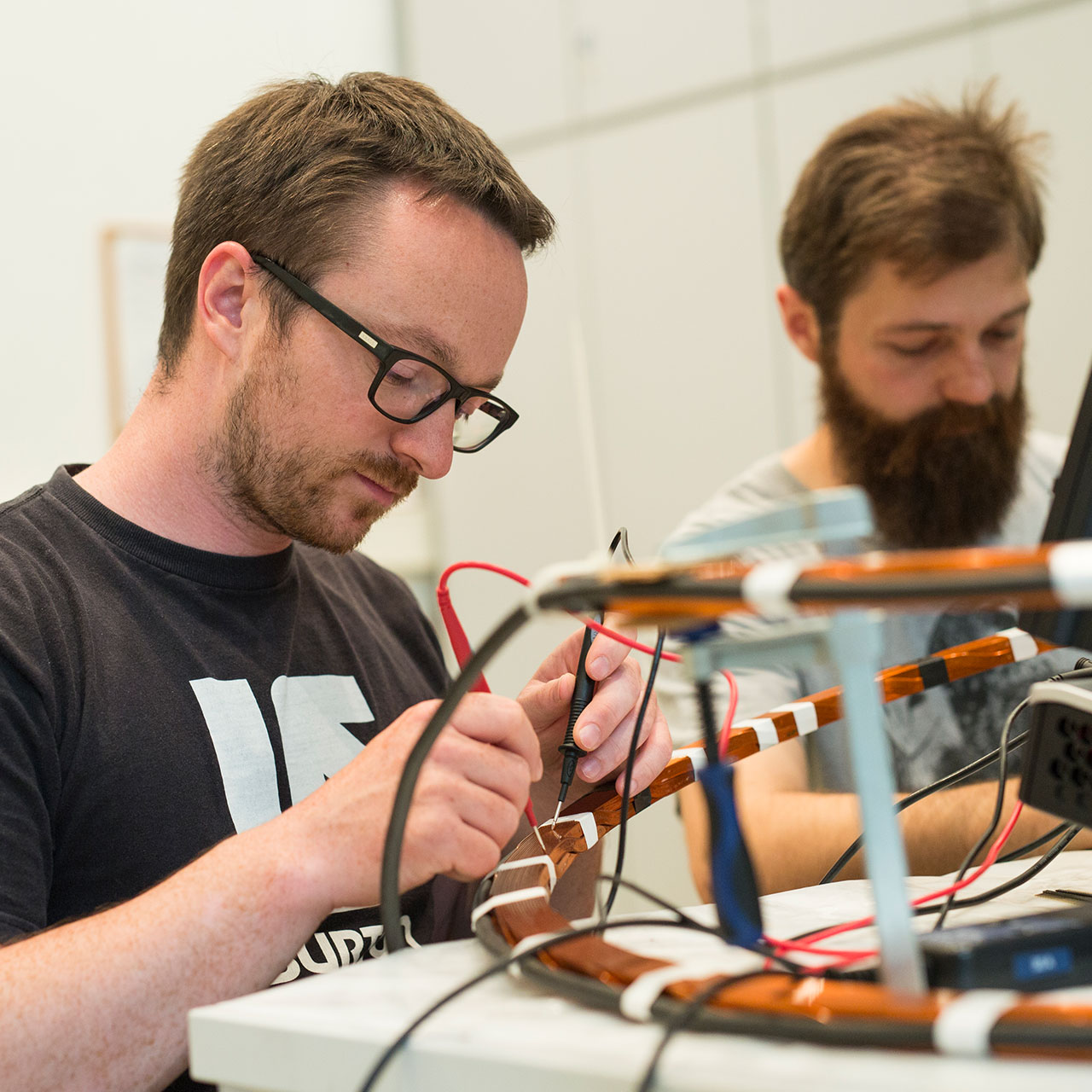 Symbolbild Studiengang Wirtschaftsingenieurwesen Elektrotechnik Master